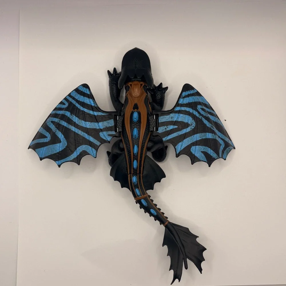 DreamWorks‎ Dragons Toothless Night Fury Hidden World Blue Wings Action Figure
